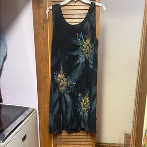 Chic Black Floral Midi Dress